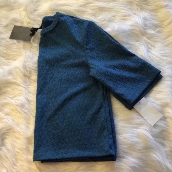 SOLD‼️Trouve Textured Knit Crop Top - Picture 3 of 6